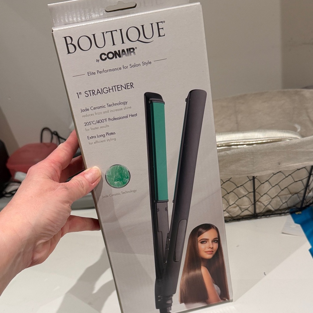 Conair Boutique 1" Straightener - Black and Green